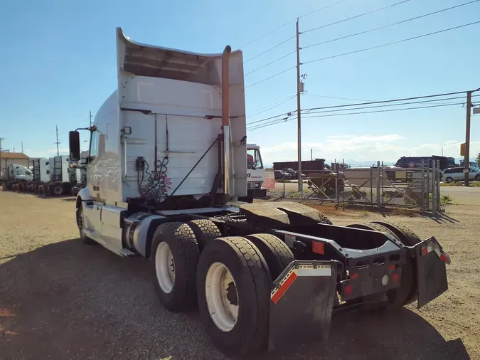 2019 VOLVO VNR64T-640