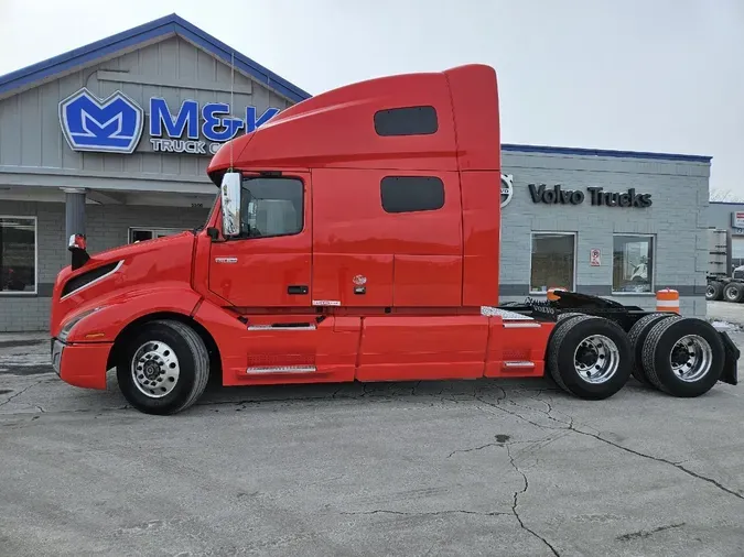 2020 VOLVO VNL64T760