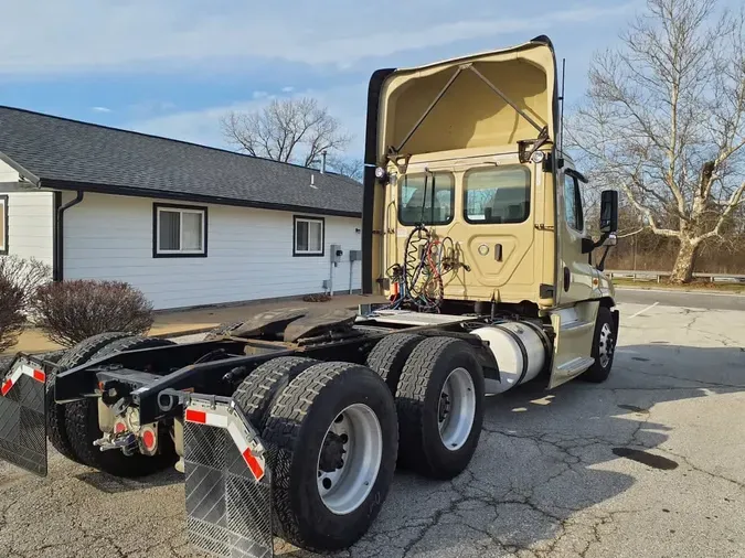 2019 FREIGHTLINER/MERCEDES CASCADIA 125