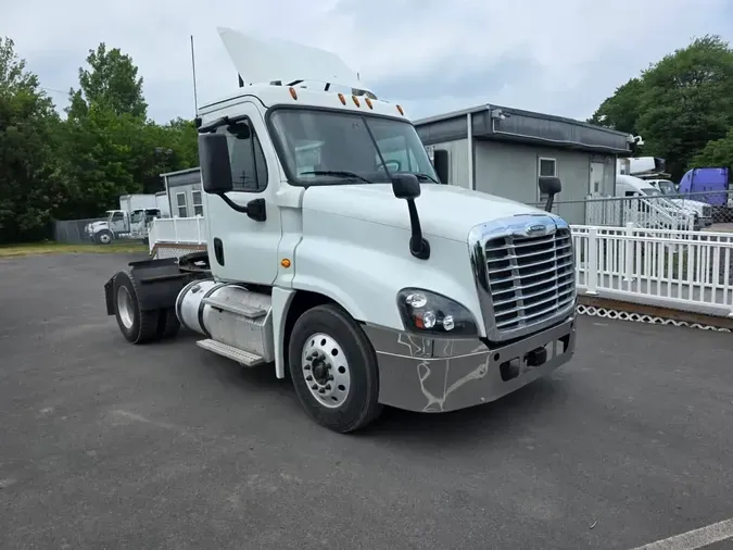2019 FREIGHTLINER/MERCEDES CASCADIA 125