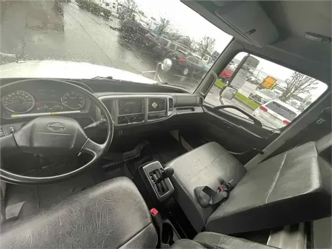 2015 HINO 268