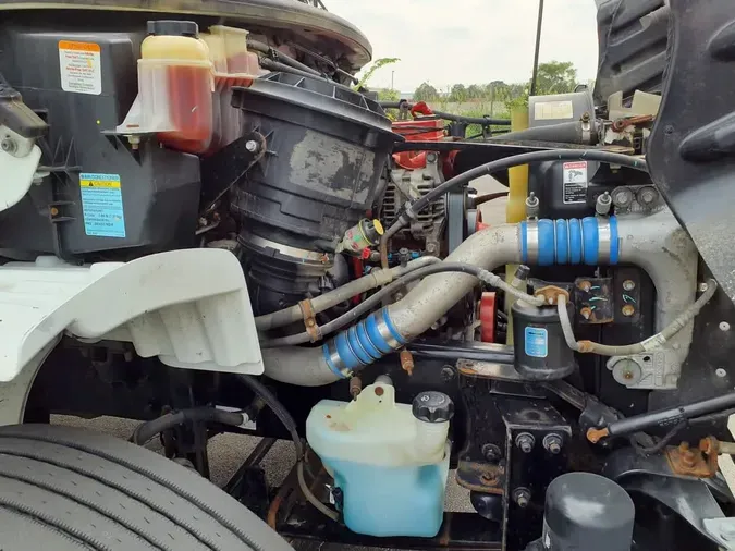 2019 FREIGHTLINER M2 106