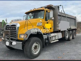 2020 MACK GU713