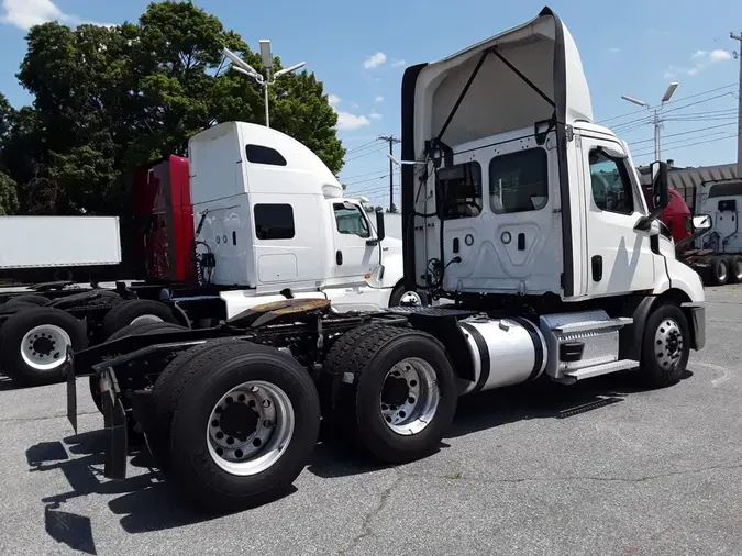 2021 FREIGHTLINER/MERCEDES CASCADIA PX11664ST