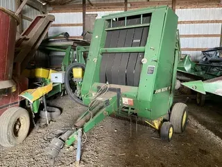 1990 John Deere 435