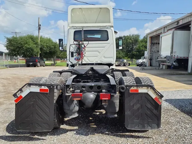 2019 NAVISTAR INTERNATIONAL LT625 DAYCAB T/A