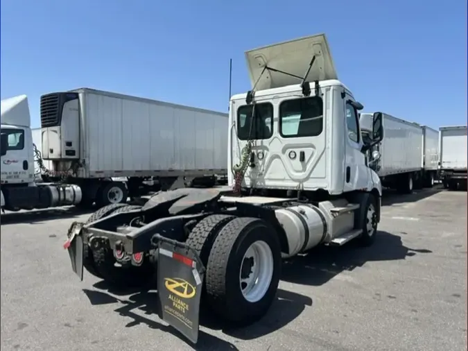 2020 FREIGHTLINER/MERCEDES NEW CASCADIA 116c6303c034a775aa32d435da65d19fde7