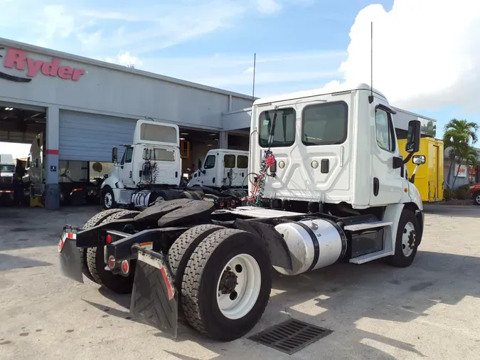 2016 FREIGHTLINER/MERCEDES CASCADIA 113