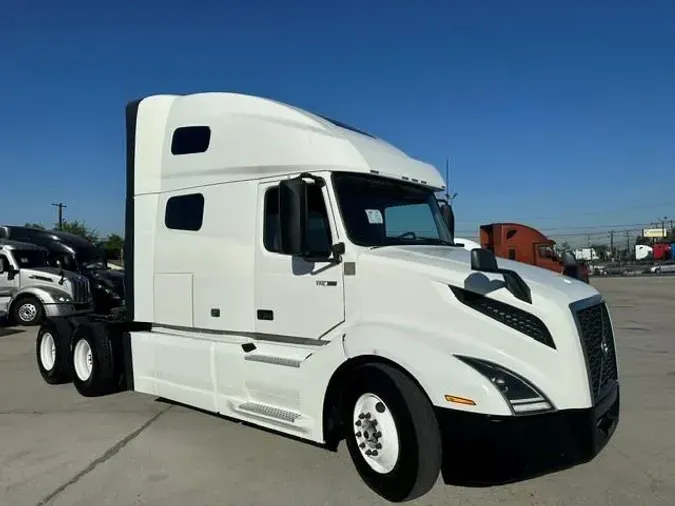 2022 Volvo VNL64T760