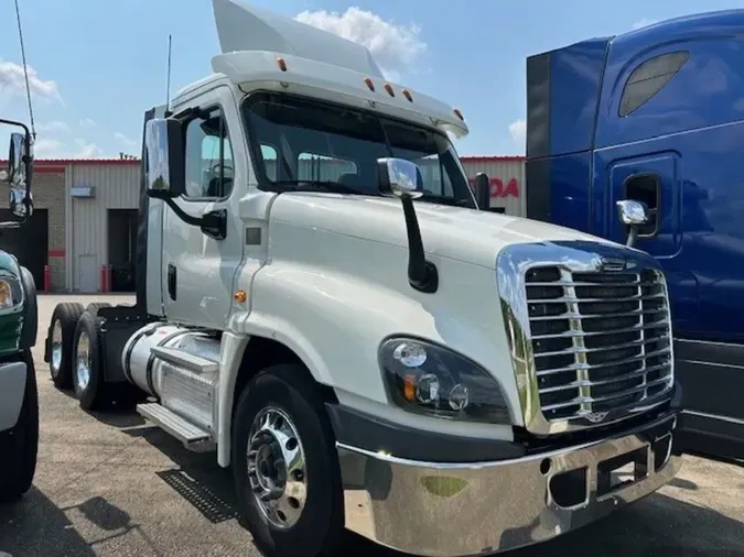 2018 Freightliner CASCADIA 125