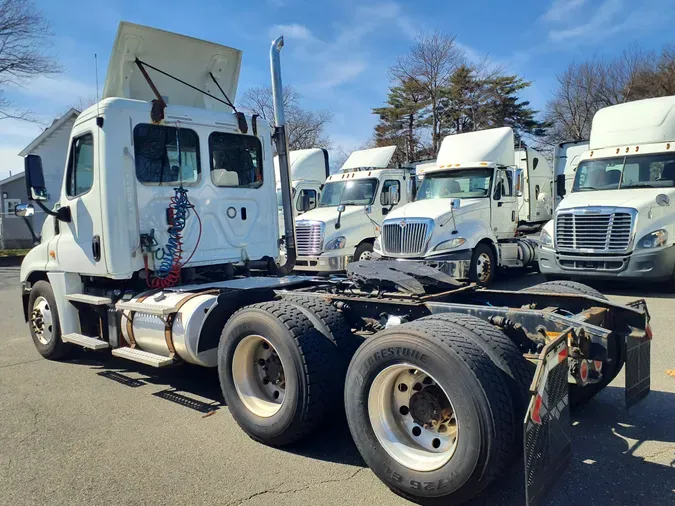 2018 FREIGHTLINER/MERCEDES CASCADIA 125