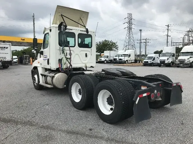 2018 Freightliner X12564ST