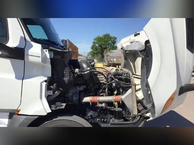 2020 Freightliner Cascadia 126