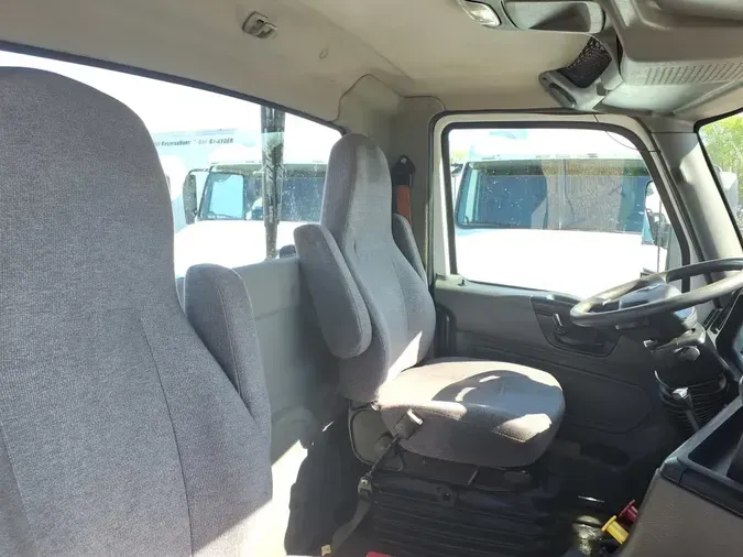 2019 NAVISTAR INTERNATIONAL LT625 DAYCAB T/A