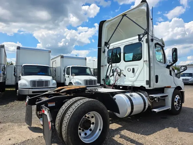 2019 FREIGHTLINER NEW CASCADIA 126