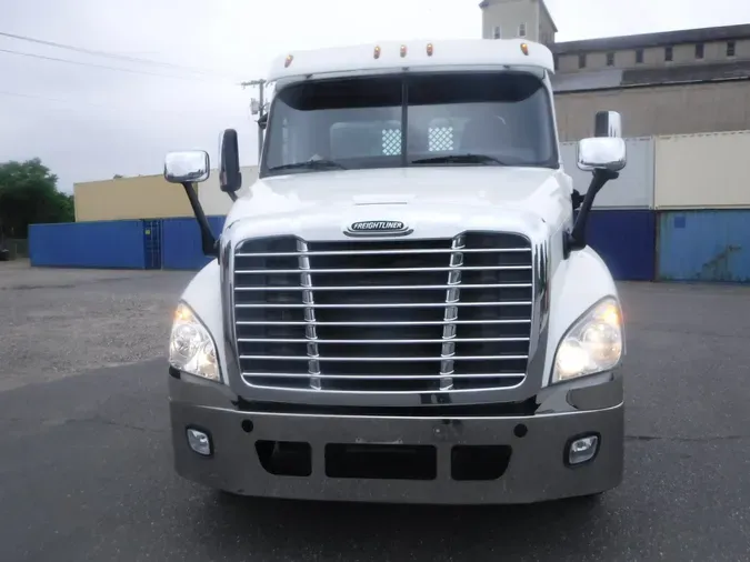 2016 FREIGHTLINER/MERCEDES CASCADIA 125