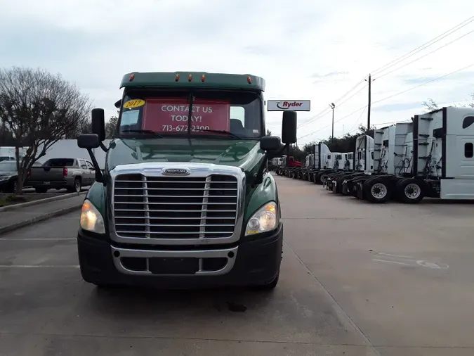 2017 FREIGHTLINER/MERCEDES CASCADIA 113