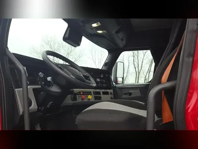 2021 FREIGHTLINER CA126