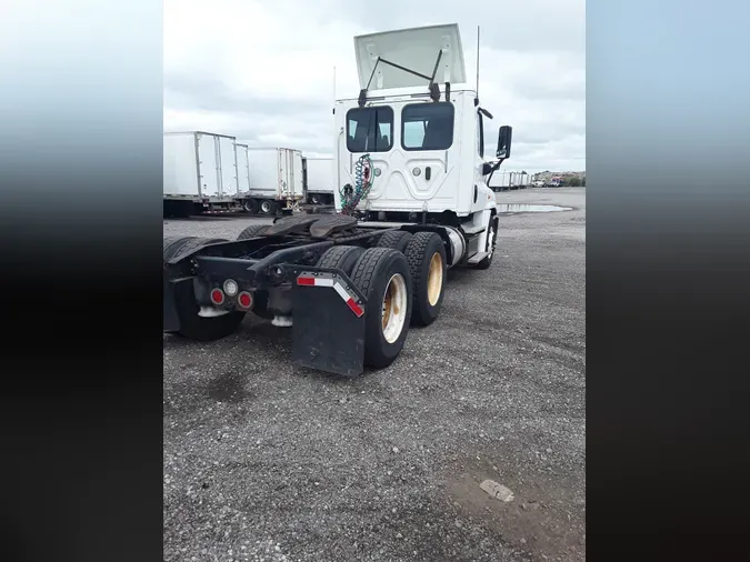 2018 FREIGHTLINER/MERCEDES CASCADIA 125