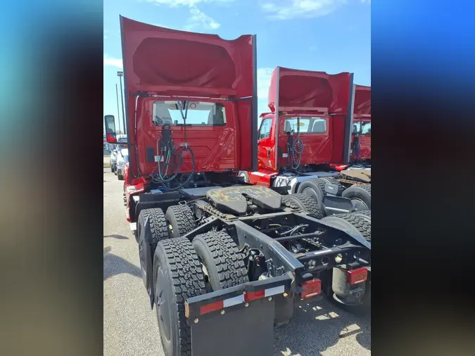 2021 NAVISTAR INTERNATIONAL LT625 DAYCAB T/A