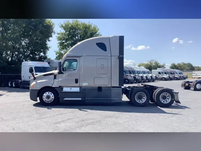 2022 Freightliner Cascadia 126
