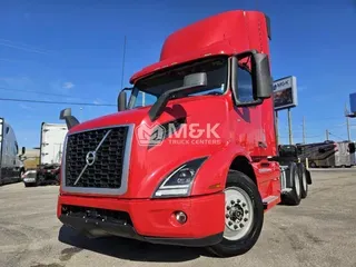 2020 VOLVO VNR64T300