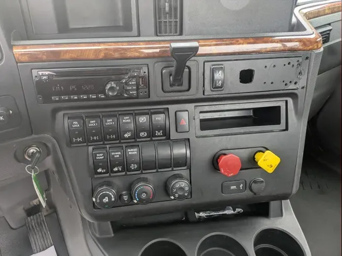 2021 International LT625