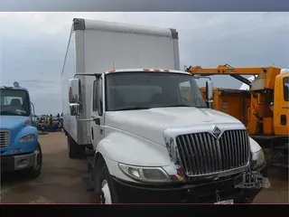 2004 INTERNATIONAL DURASTAR 4300