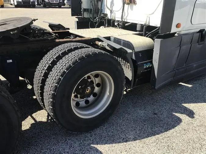 2020 FREIGHTLINER CA126