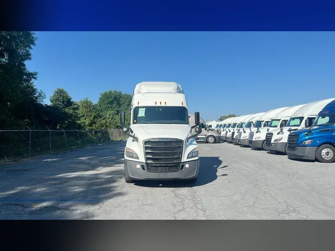 2020 Freightliner Cascadia 126