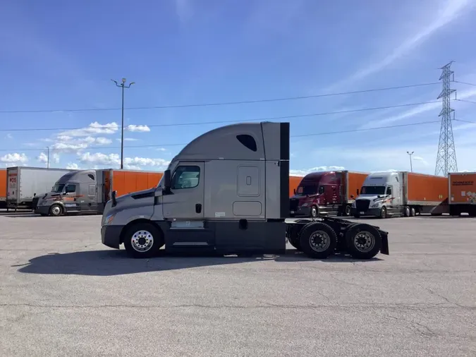 2024 Freightliner Cascadia 126