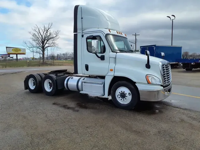 2019 FREIGHTLINER/MERCEDES CASCADIA 125