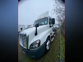 2018 FREIGHTLINER/MERCEDES CASCADIA 125