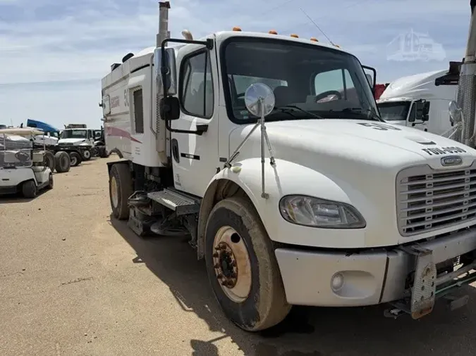 2007 FREIGHTLINER BUSINESS CLASS M2 106