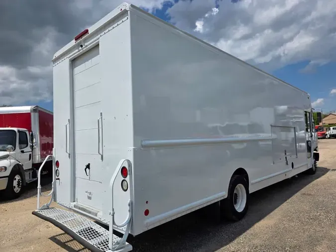 2017 FRTLR CUSTOM CHASSIS CORP MT55