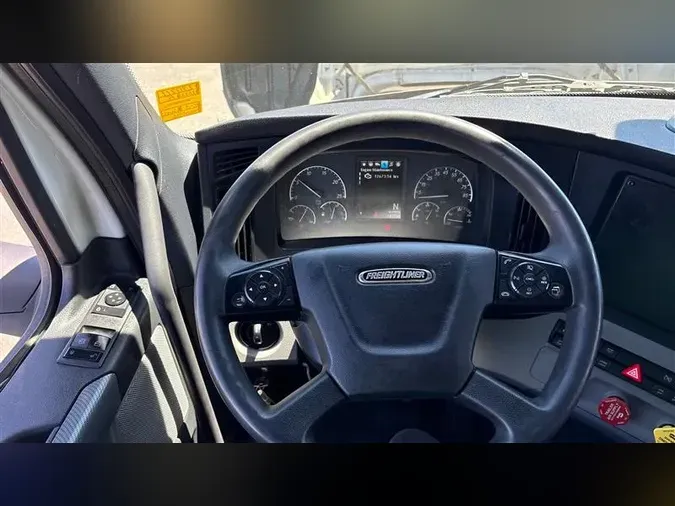 2022 FREIGHTLINER CA116