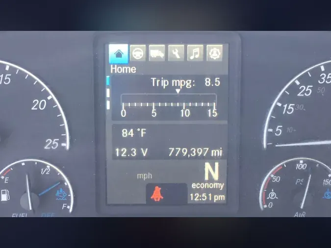 2020 Freightliner Cascadia 126