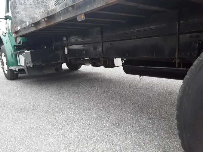 2015 FREIGHTLINER M2 106