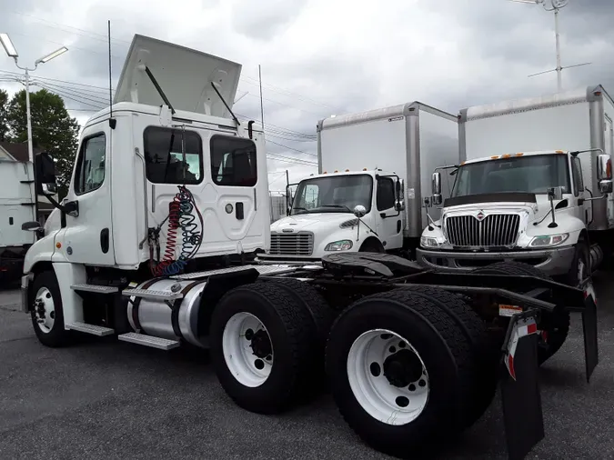 2017 FREIGHTLINER/MERCEDES CASCADIA 125