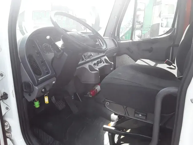 2016 FREIGHTLINER/MERCEDES M2 106