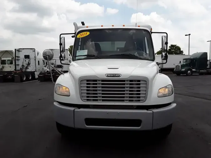 2018 FREIGHTLINER M2 106