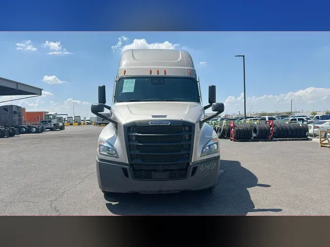 2021 Freightliner Cascadia 126