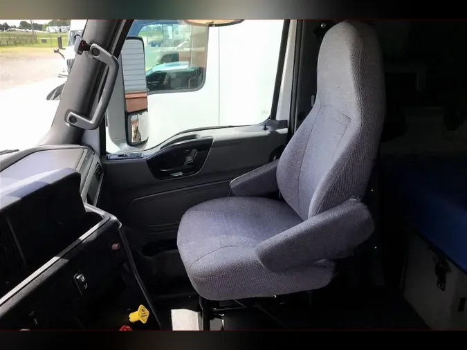 2022 INT LT625 6x4
