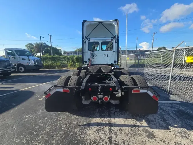 2019 FREIGHTLINER CASCADIA 125