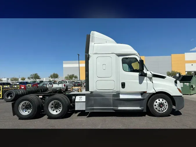 2019 Freightliner Cascadia 126