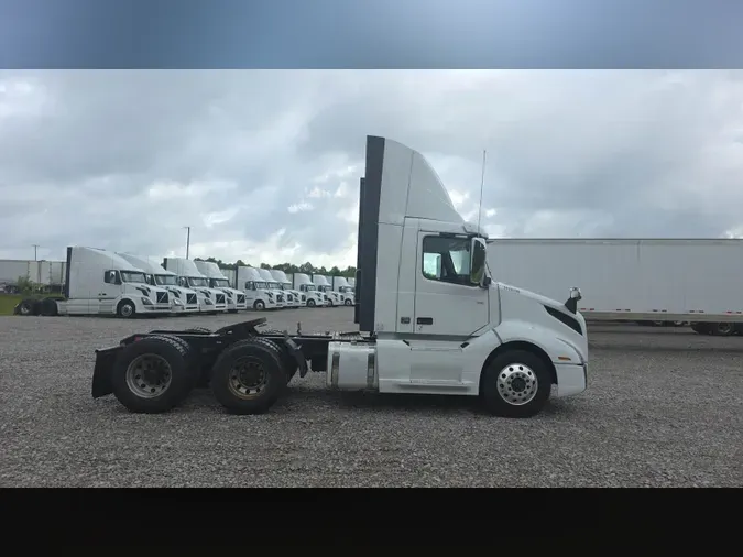 2018 Volvo VNL300