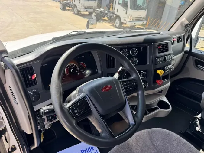 2022 Peterbilt 579c682555ffc56585ecfabb7e54a4c6ab5