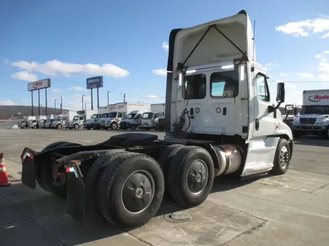 2019 FREIGHTLINER/MERCEDES CASCADIA 125