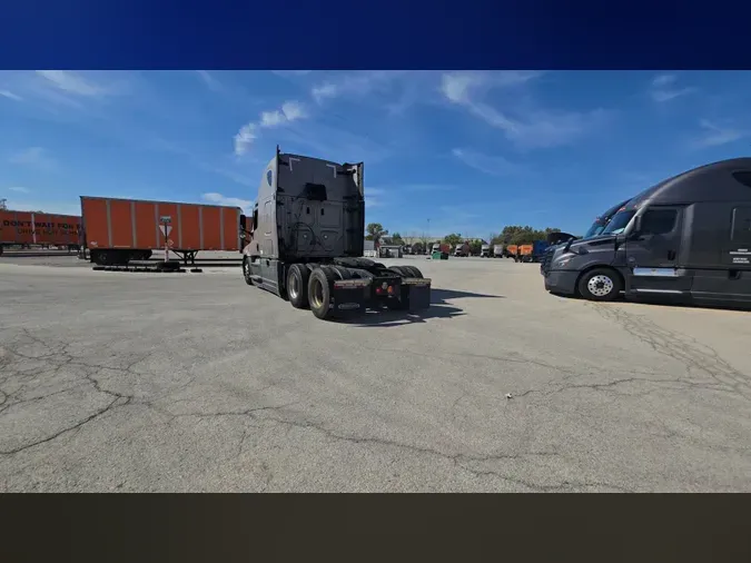 2023 Freightliner Cascadia 126