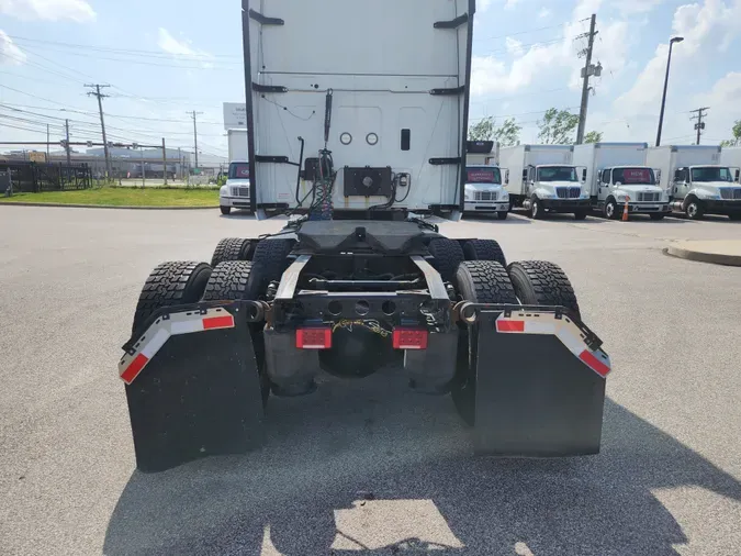 2018 NAVISTAR INTERNATIONAL LT625 SLPR CAB